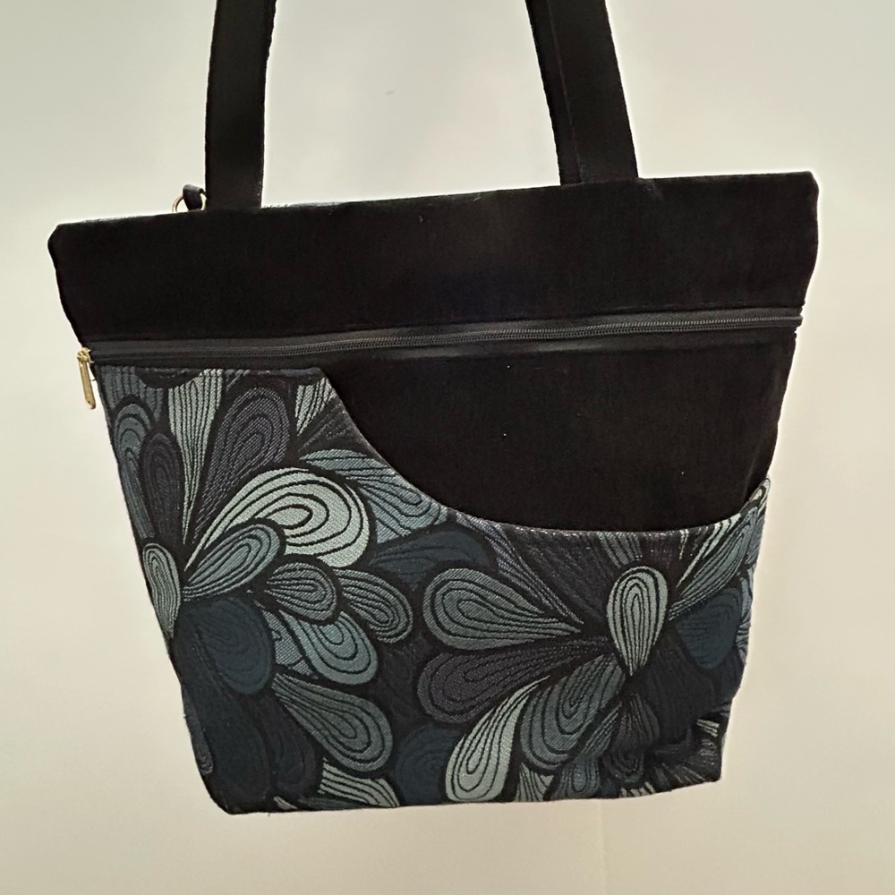 Danny K - Isabella Tote in Splash fabric design